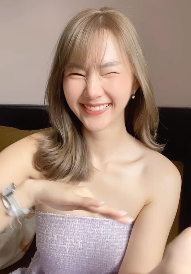 พลอย รวินท์ธีรา พันธ์พัฒนะ