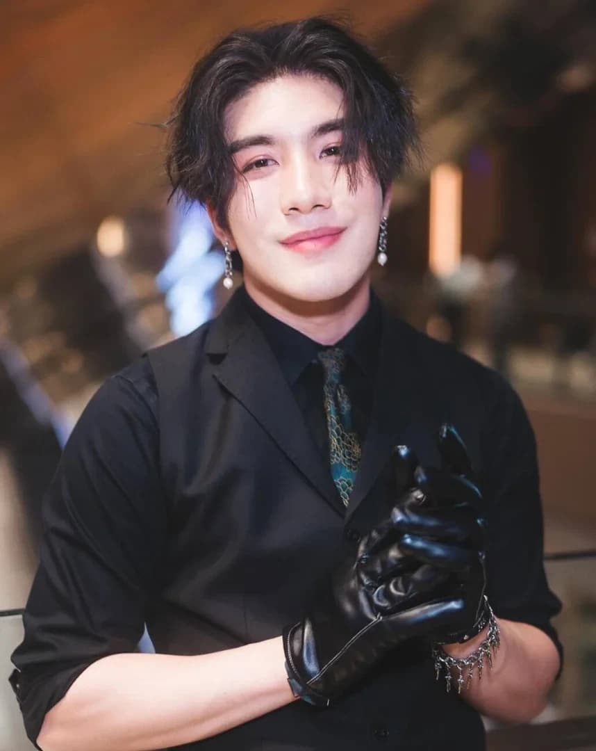 เมฆ จิรกิตติ์ ถาวรวงศ์