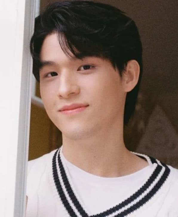 สกาย วงศ์รวี นทีธร