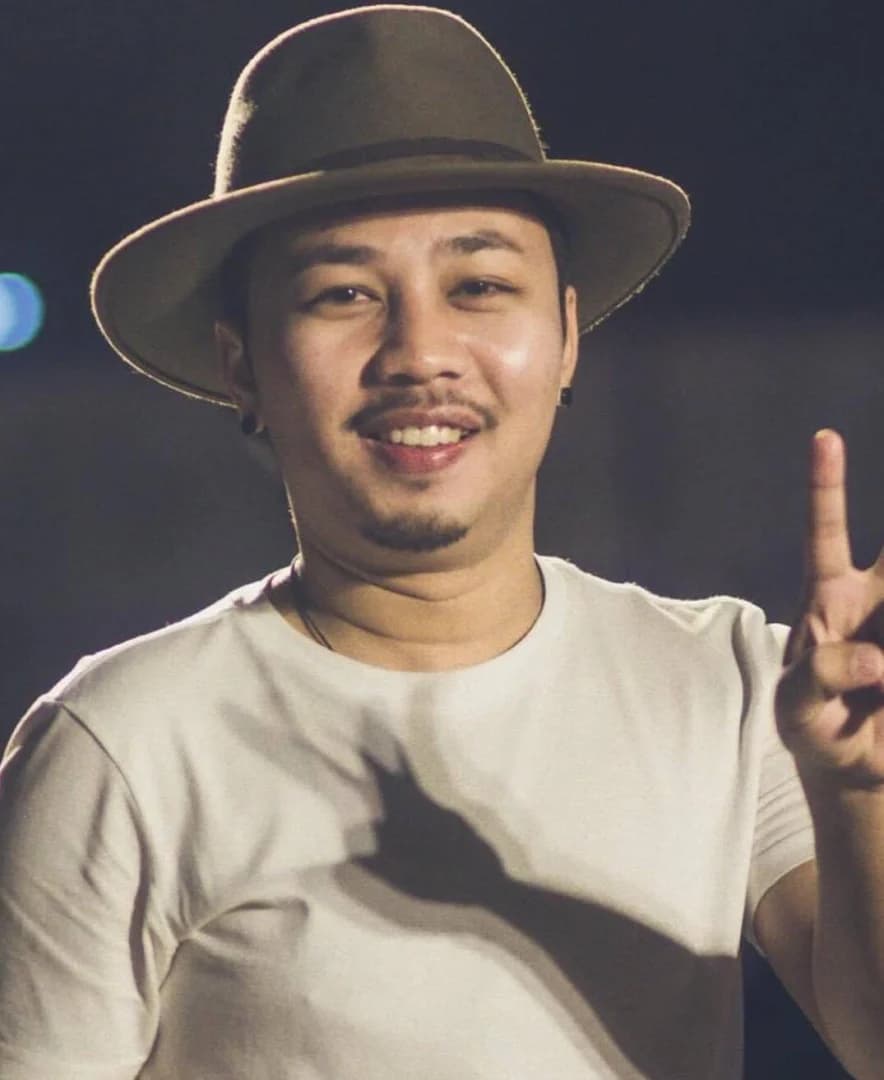 วันสว่าง บาลโพธิ์ (เอ มหาหิงค์)