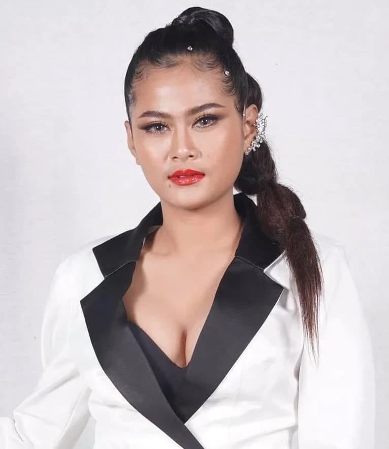 เมย์ จิราพร