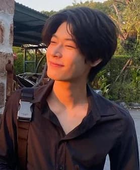 กันต์ กฤติกร จารุธรรมาภรณ์