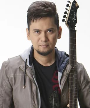 แมว จิรศักดิ์ ปานพุ่ม