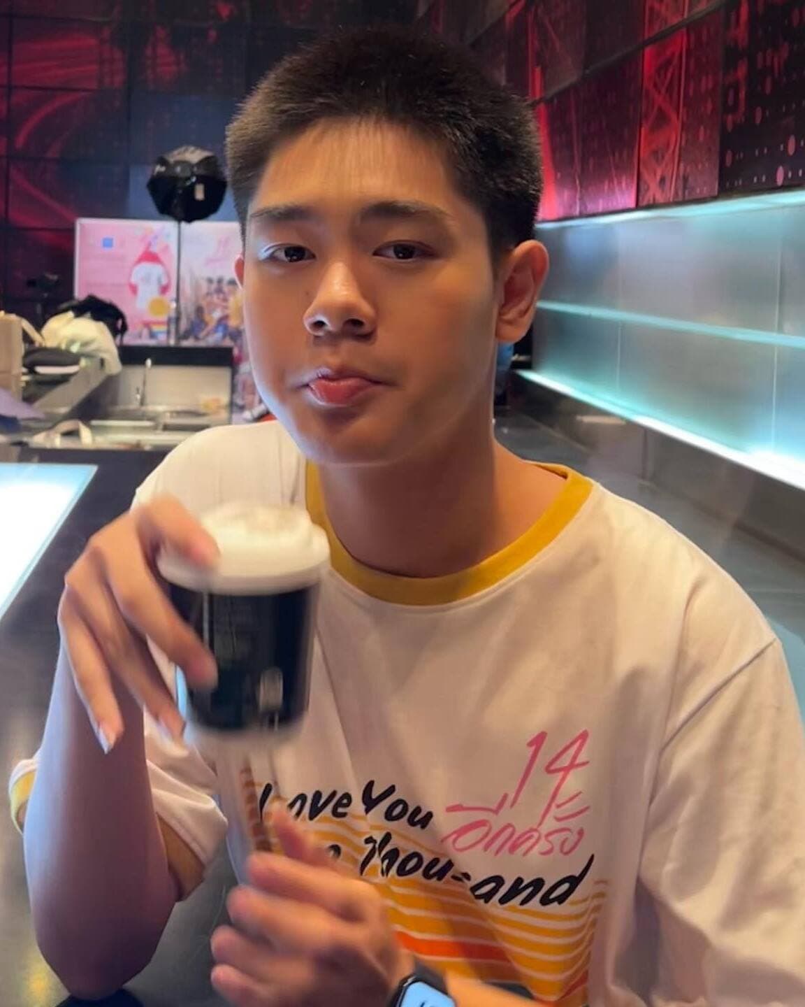 ภูผา อินทนนท์ แสงศิริไพศาล