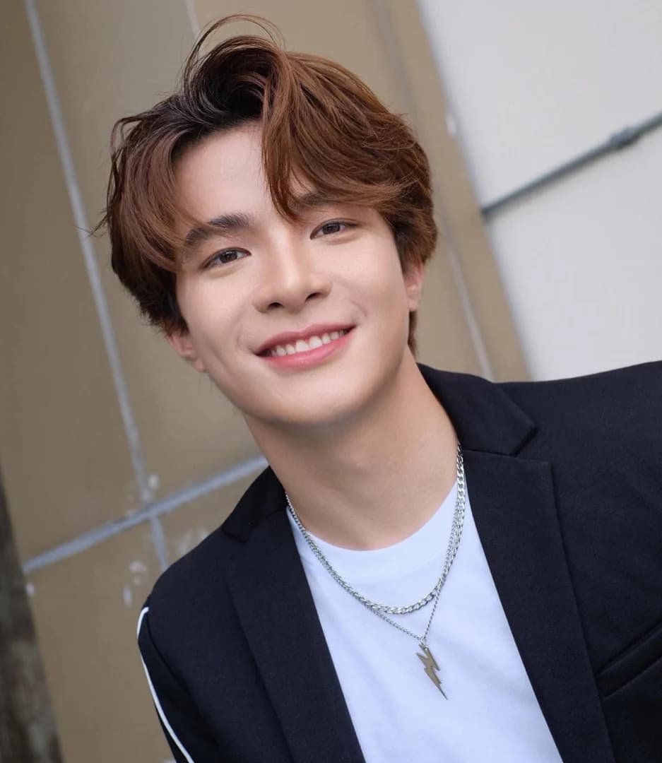 เอิร์ธ ธีระภัทร์ เรืองฤทธิ์กุล