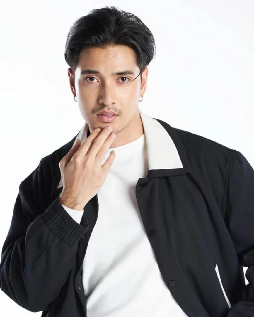 ปอม ชานนท์ จันทสะโร