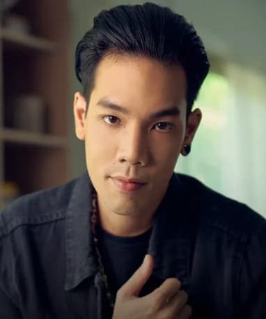 ปิง ธัชวิทย์ กุลกระจ่าง