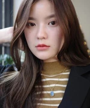 เม วริศรา อัศวพัฒนากุล