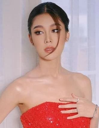 ซาร่า สรัลรักษ์ เจริญจันทร์