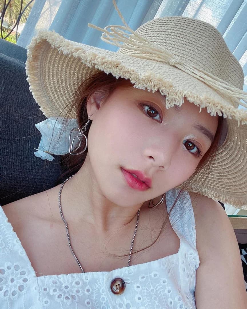 ฐา ฐายิกา เอื้อวัณณะโชติมา