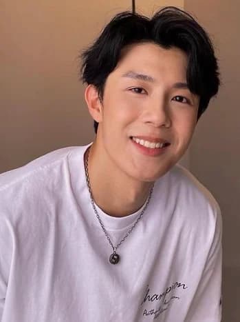 ไอซ์ ศรัลภ์วิชญ์ นิลสินธพ