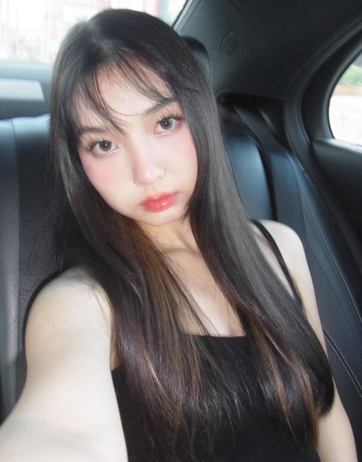 ฮอลแลนด์ อัปสราไลลา เพชรพลอยชมภู