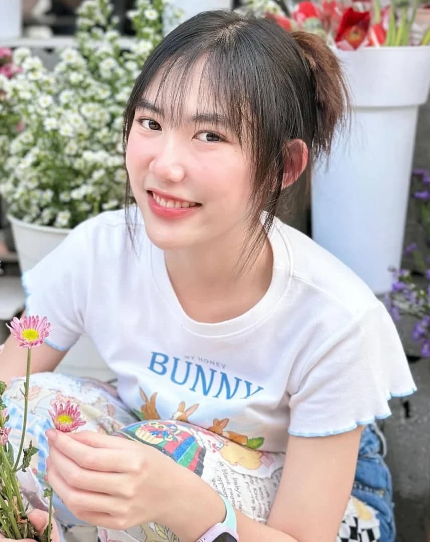 อาย กัลยวรรธน์ สินรัตนภักดีกุล