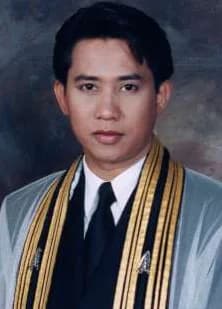 กีร์ อริสมันต์ พงศ์เรืองรอง