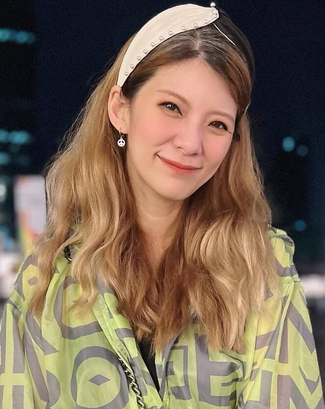 ออม ภัสสร พัชรสรวุฒิ cover