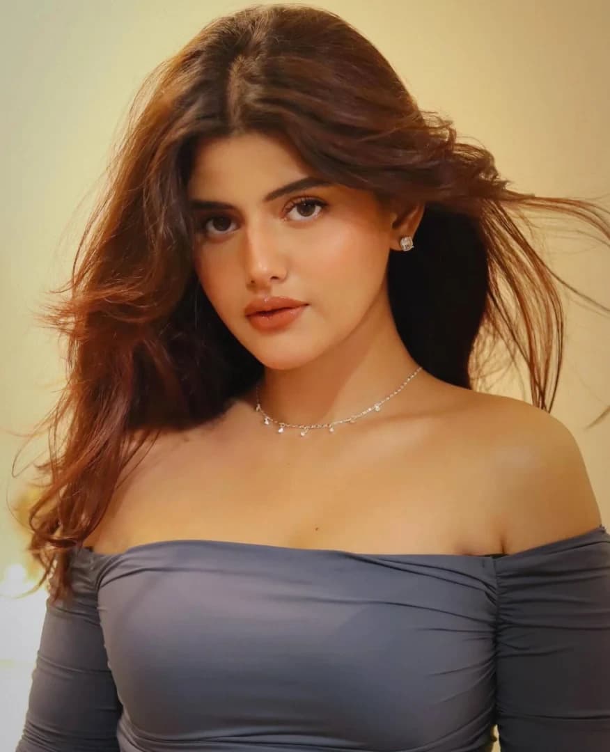 แอนนาฮีต้า บูชาญ (Anahita Bhooshan)