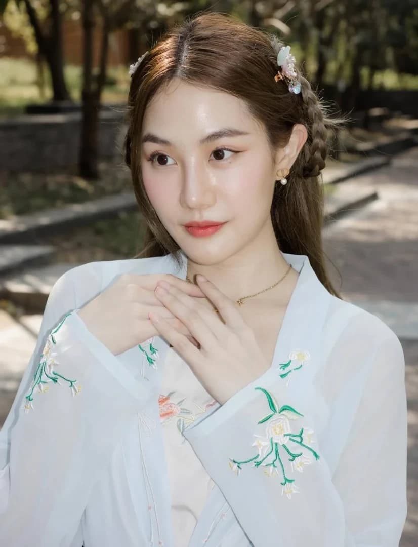 ไข่มุก เพิร์ลรดา งามรุ่งศิริ