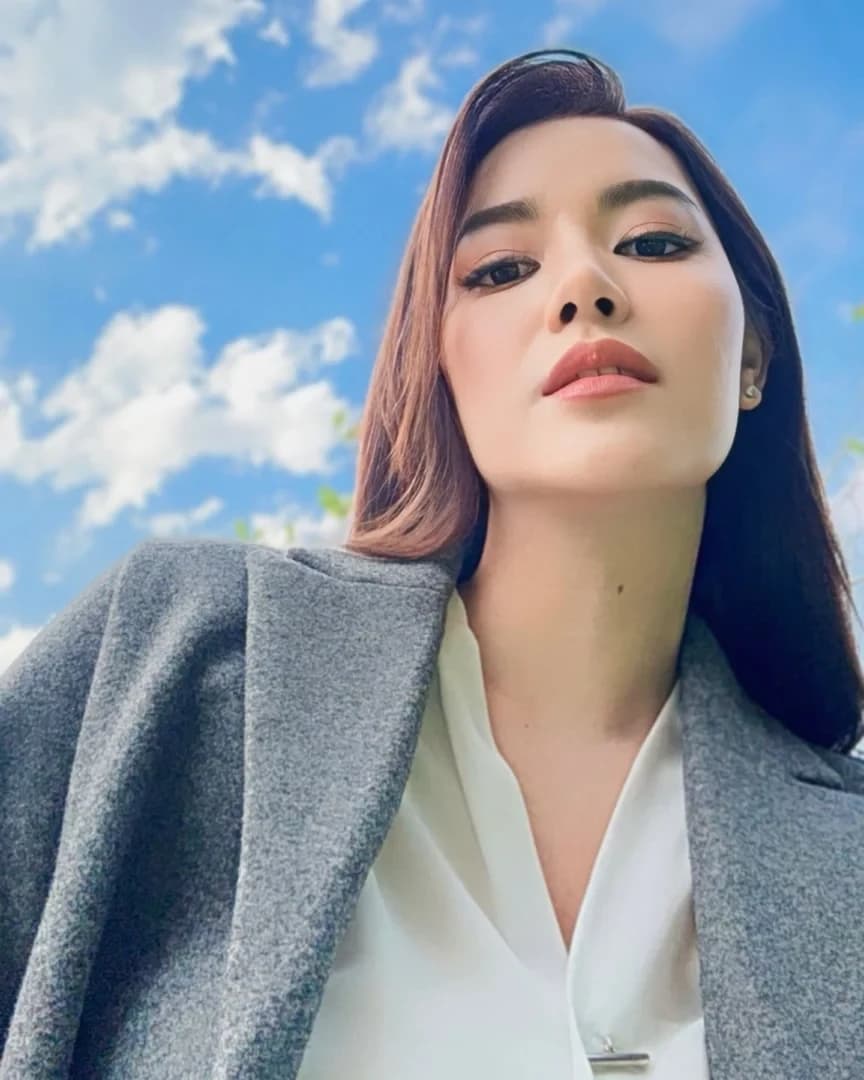 ปลายฟ้า นฤมล สิทธิวัง