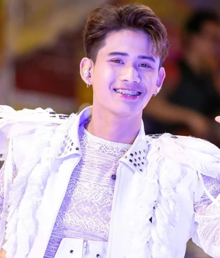 อัฟ ธนากร อุดชุมพิสัย