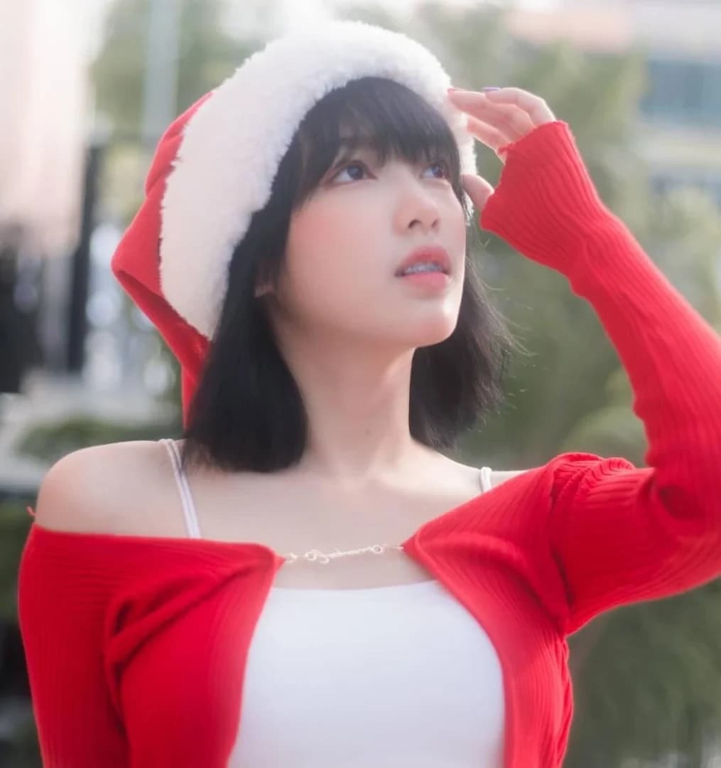 ออย ธนวรรณ หอมกลาง