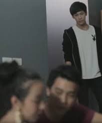 โปสเตอร์ภาพยนตร์ LIE ใช้เป็นพื้นหลัง